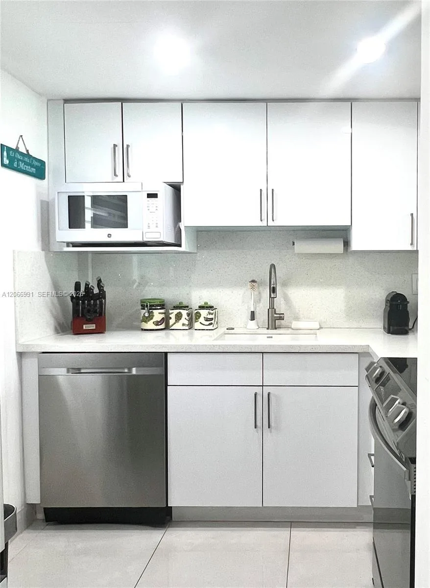 3030 Marcos Dr # T104, Aventura, FL 33160 photo 7