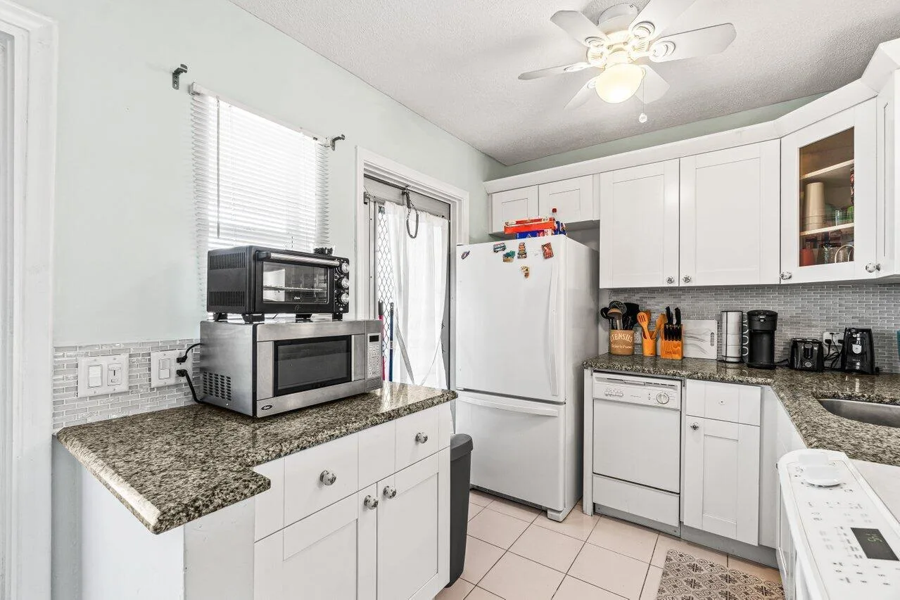 2121 NE 1st Court # 202, Boynton Beach, FL 33435 photo 7