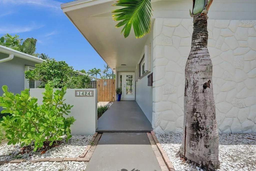 1424 Adams Street, Hollywood, FL 33020