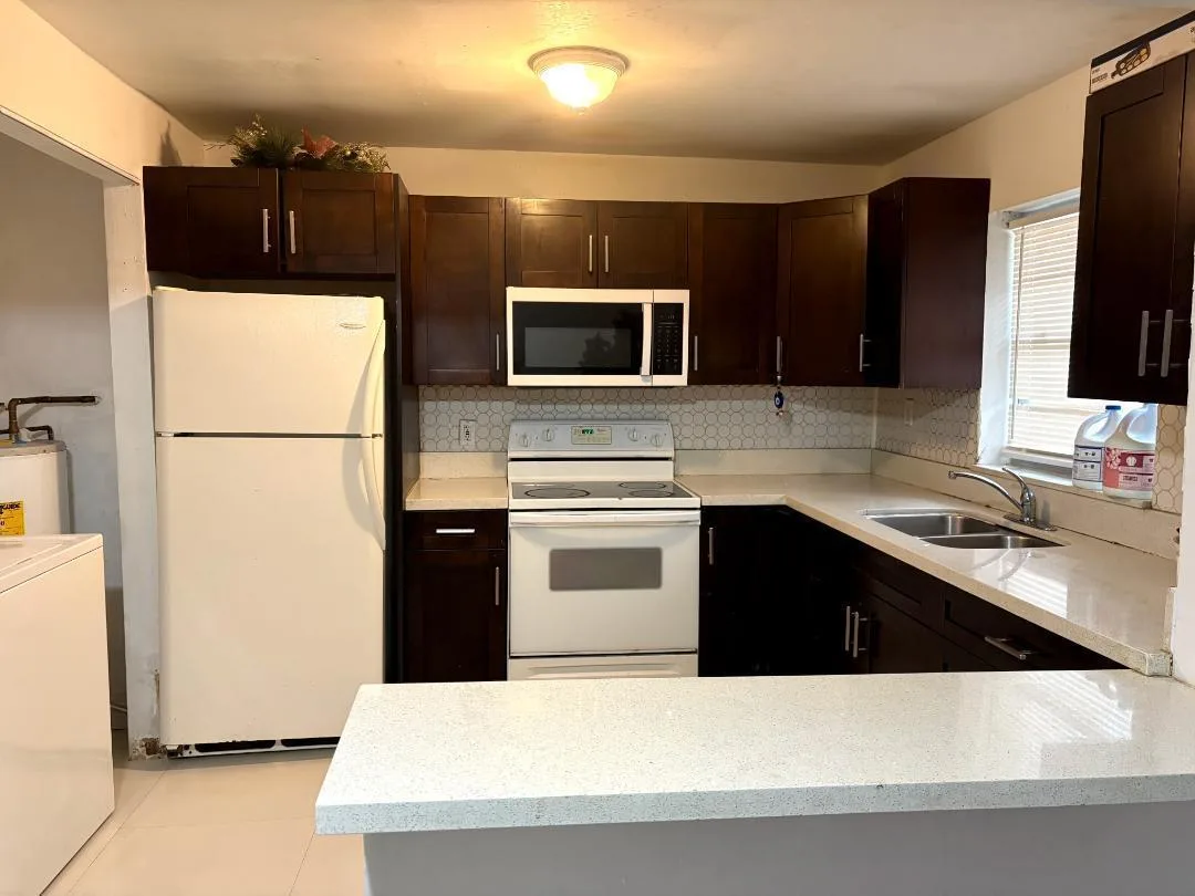2400 NW 21st Street # 3, Fort Lauderdale, FL 33311
