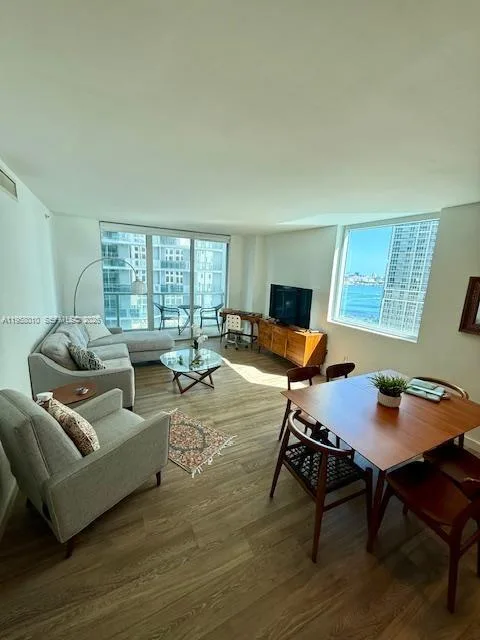 55 SE 6th St # 1807, Miami, FL 33131 photo 2