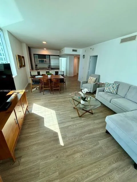 55 SE 6th St # 1807, Miami, FL 33131 photo 3