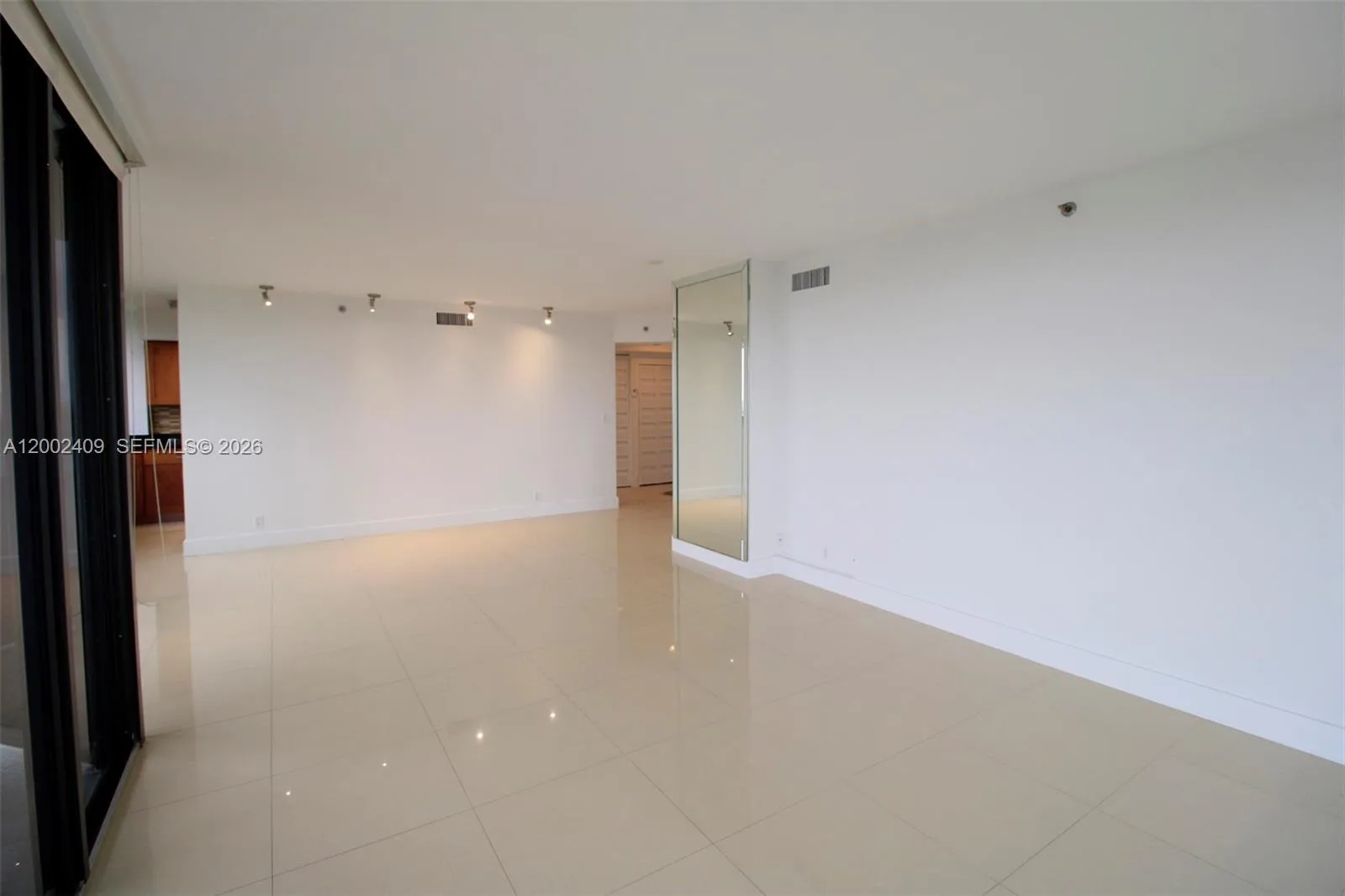 20185 E Country Club Dr # 1105, Aventura, FL 33180 photo 10