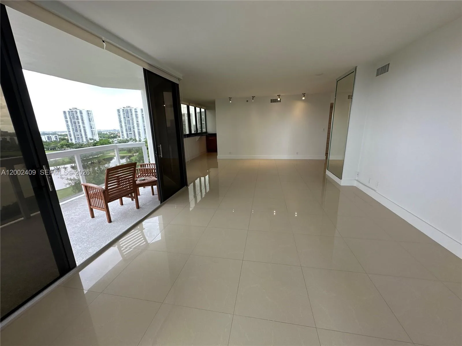 20185 E Country Club Dr # 1105, Aventura, FL 33180 photo 12