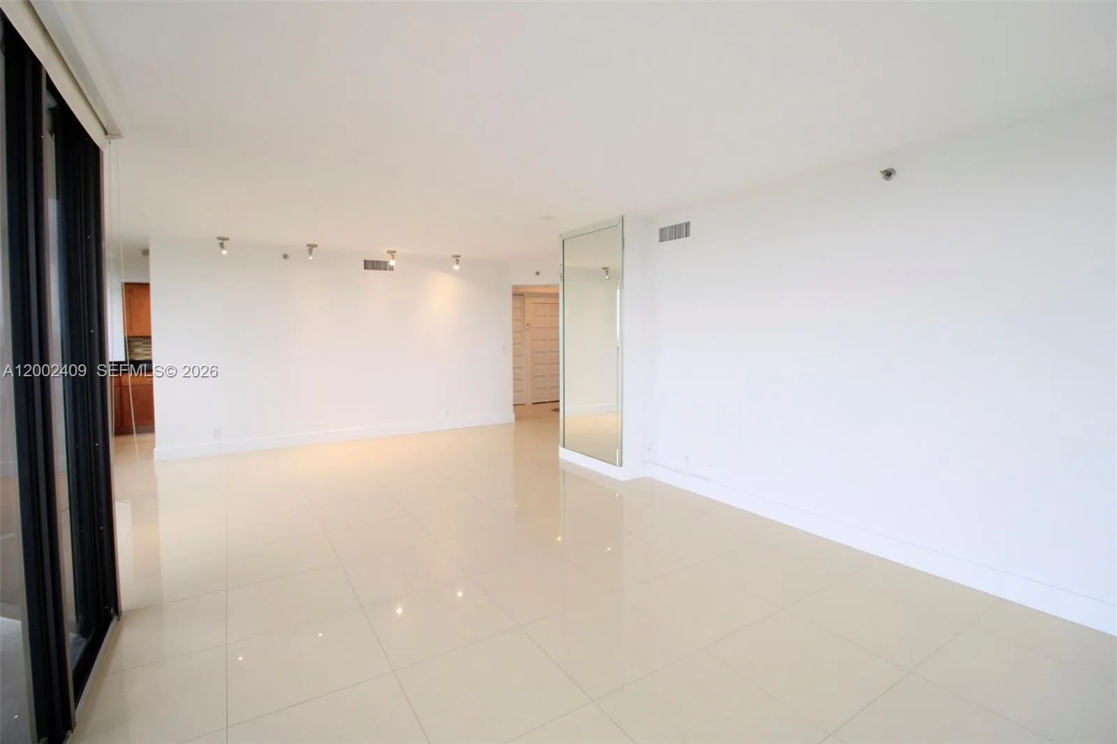 20185 E Country Club Dr # 1105, Aventura, FL 33180 photo 13