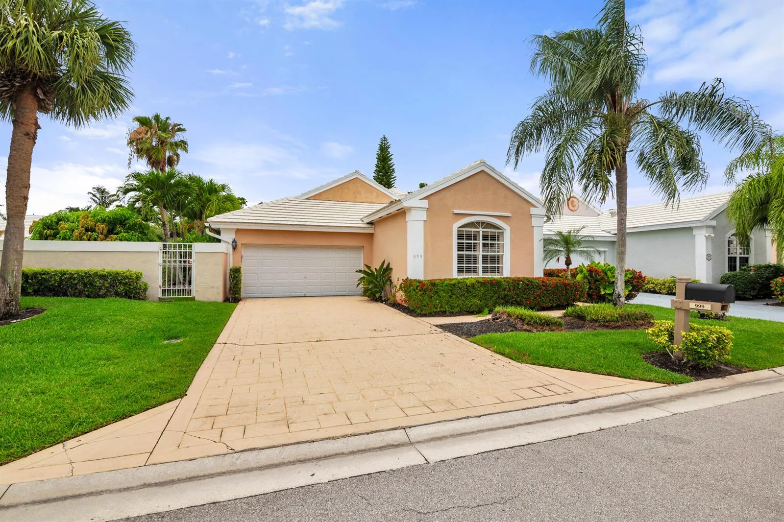 999 Lytham Court, West Palm Beach, FL 33411 photo 2