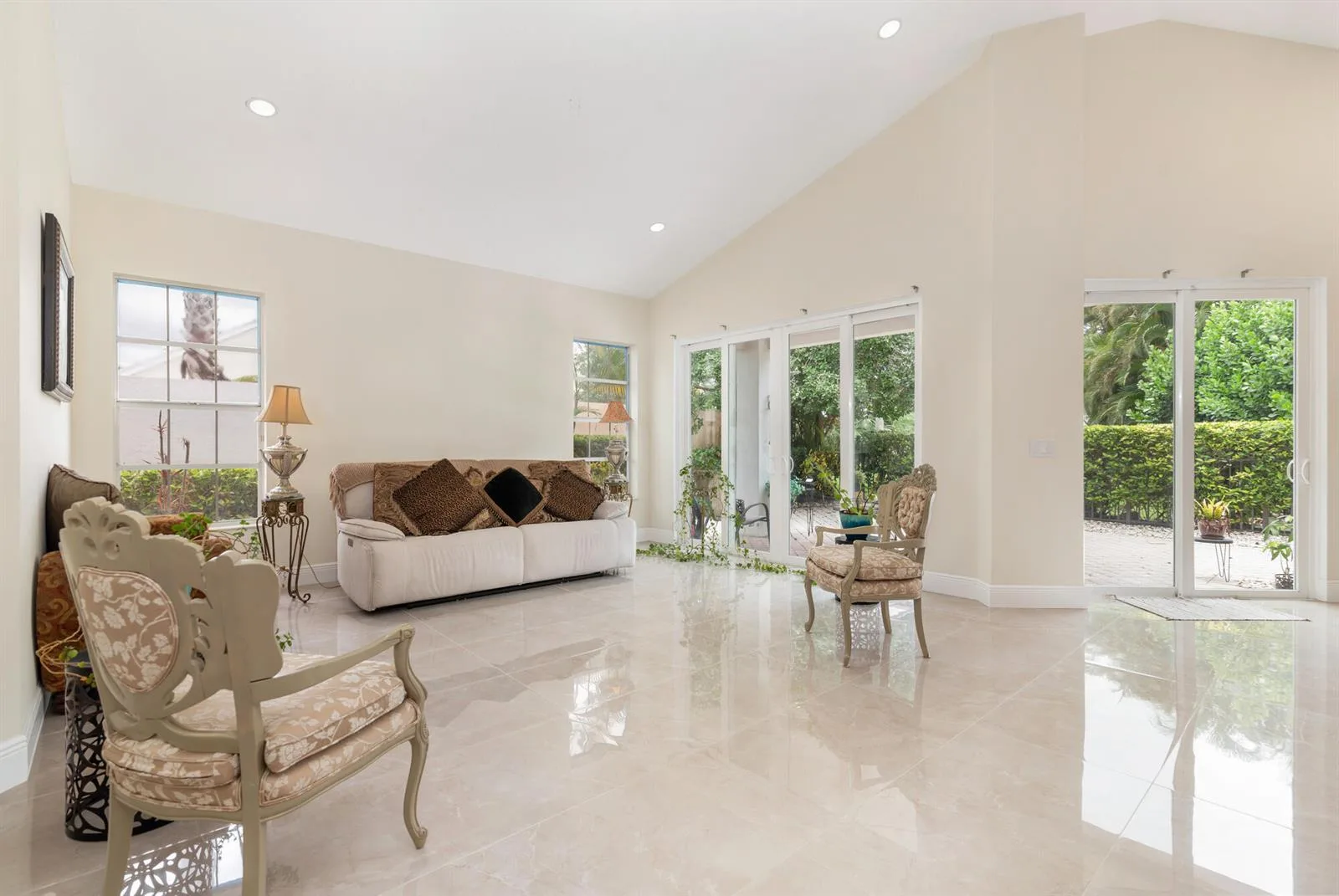 999 Lytham Court, West Palm Beach, FL 33411 photo 4