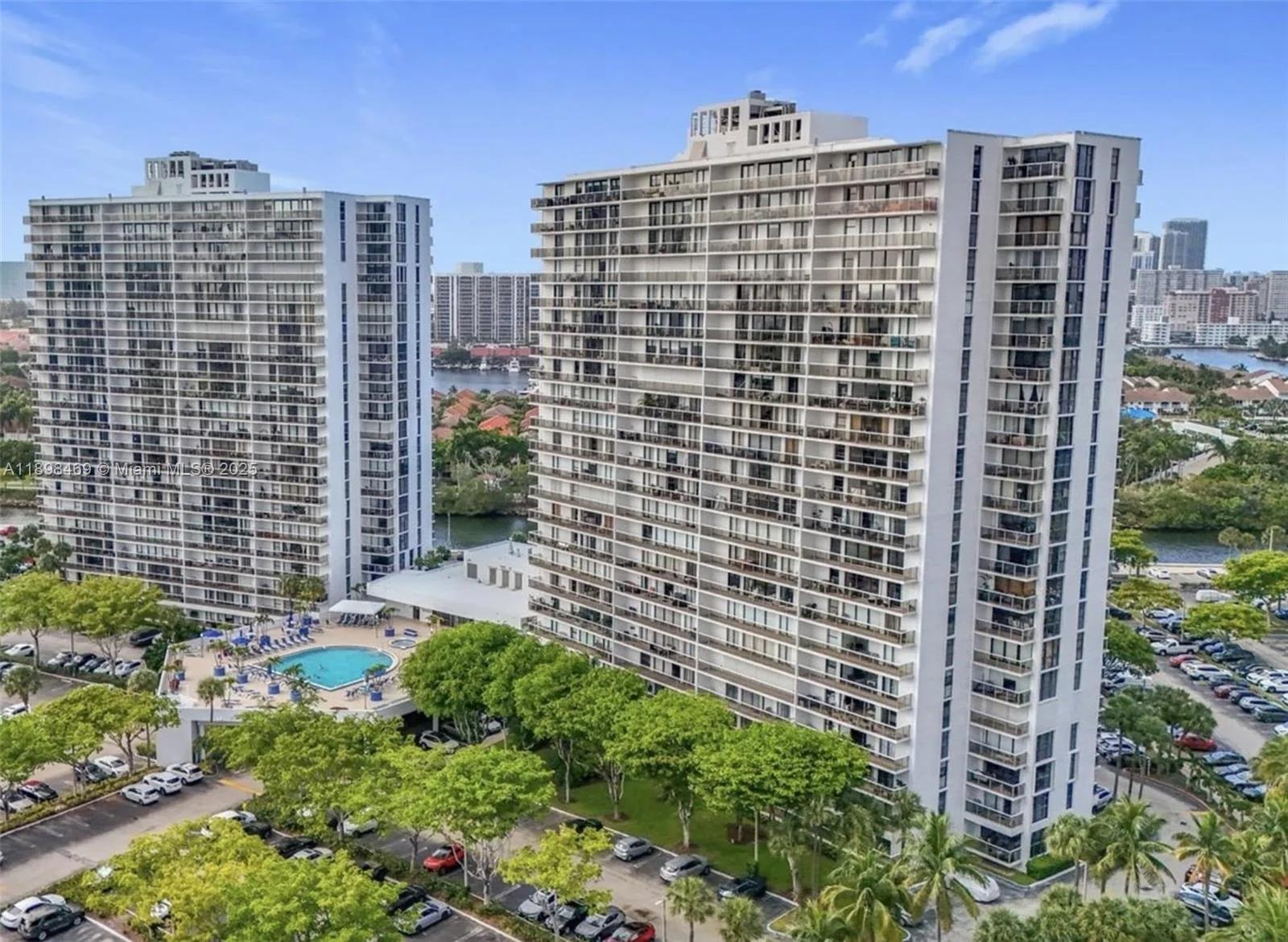 3731 N Country Club Dr # 129, Aventura, FL 33180