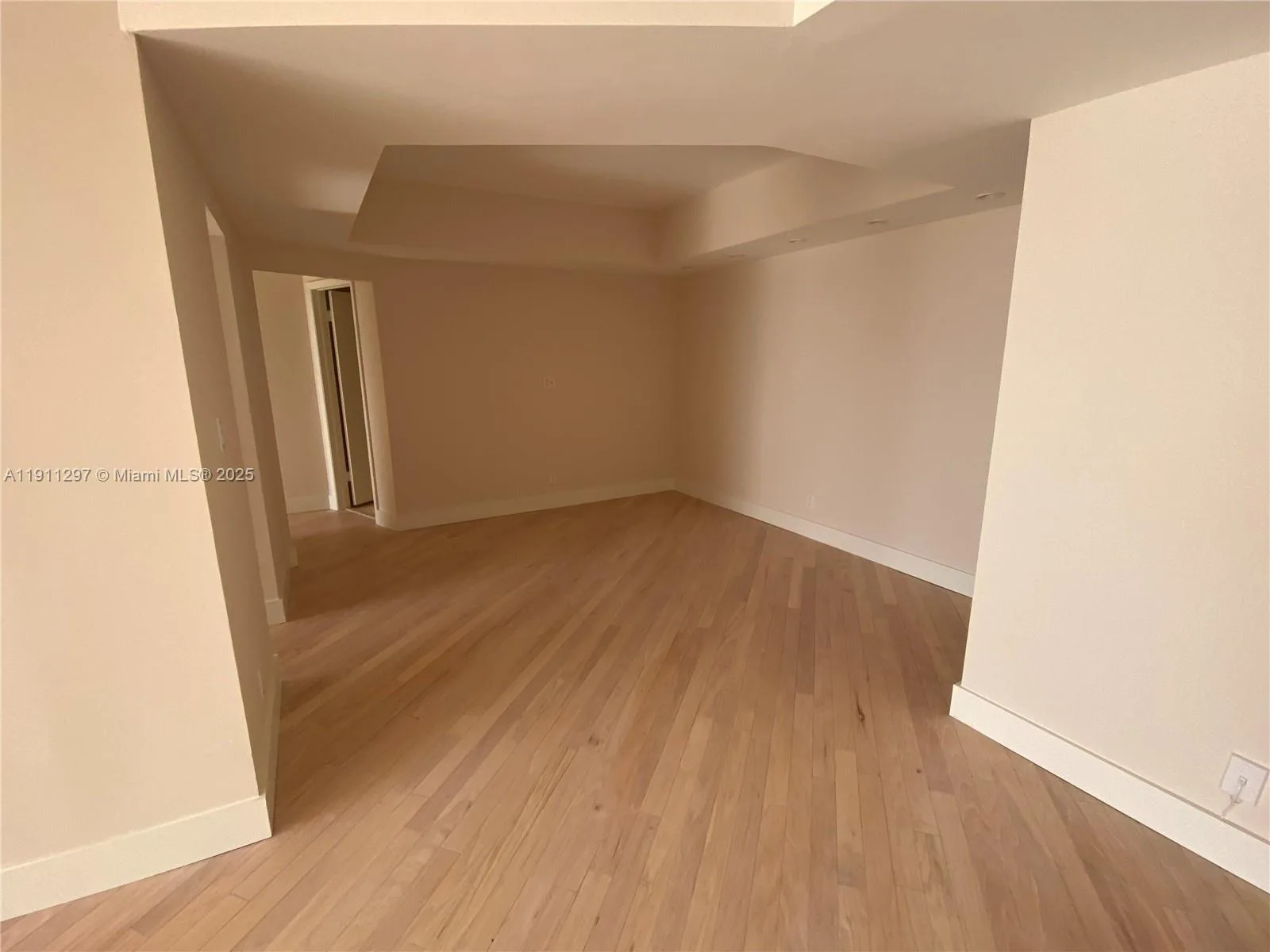 20281 E Country Club Dr # 511, Aventura, FL 33180 photo 5
