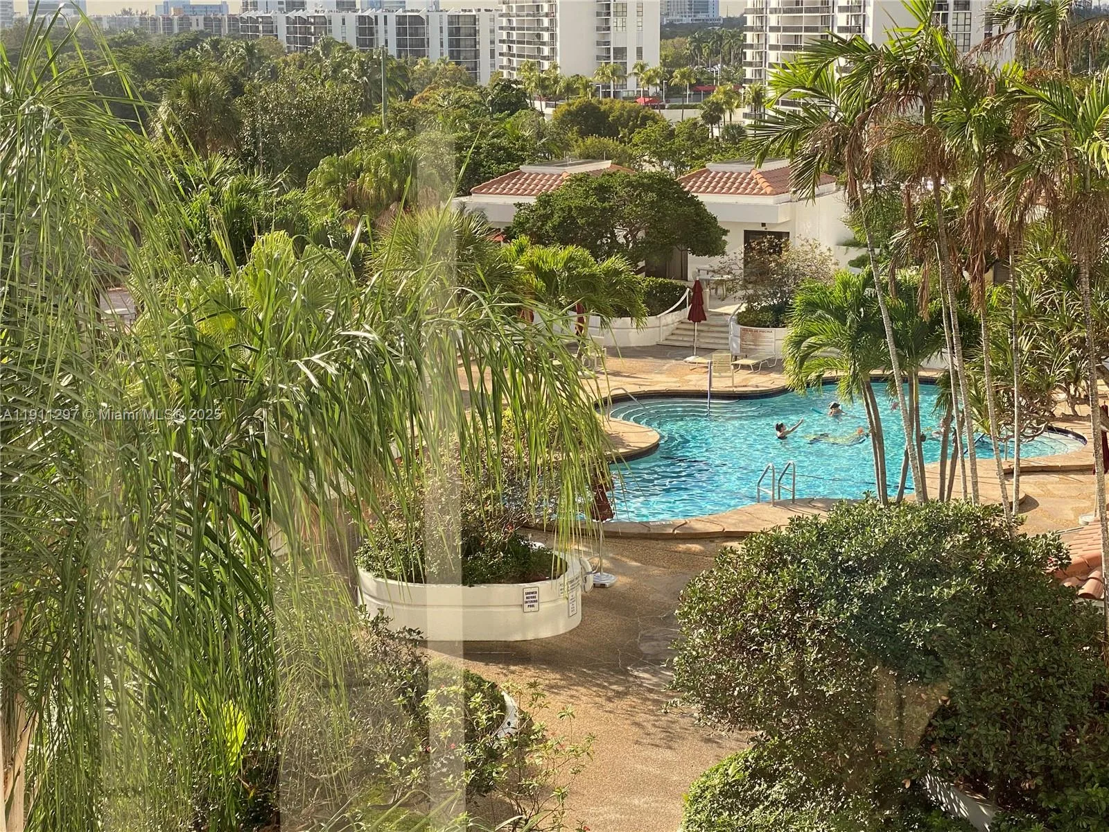 20281 E Country Club Dr # 511, Aventura, FL 33180 photo 8