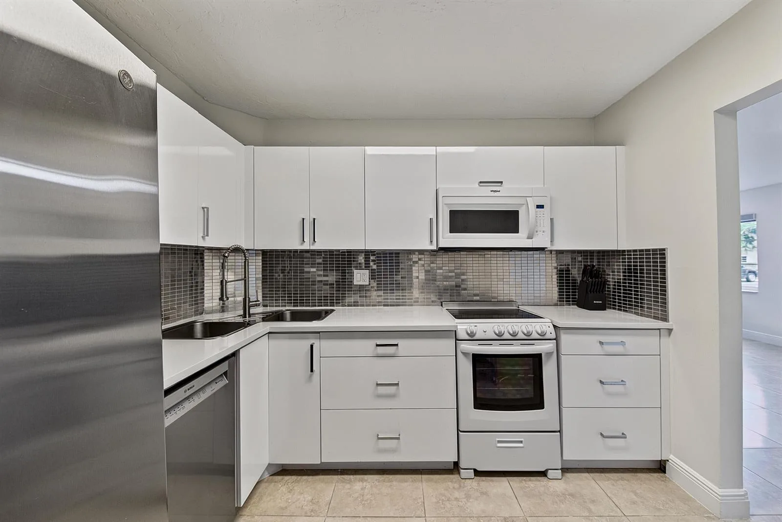 9 NE 19th Court # C112, Wilton Manors, FL 33305 photo 6