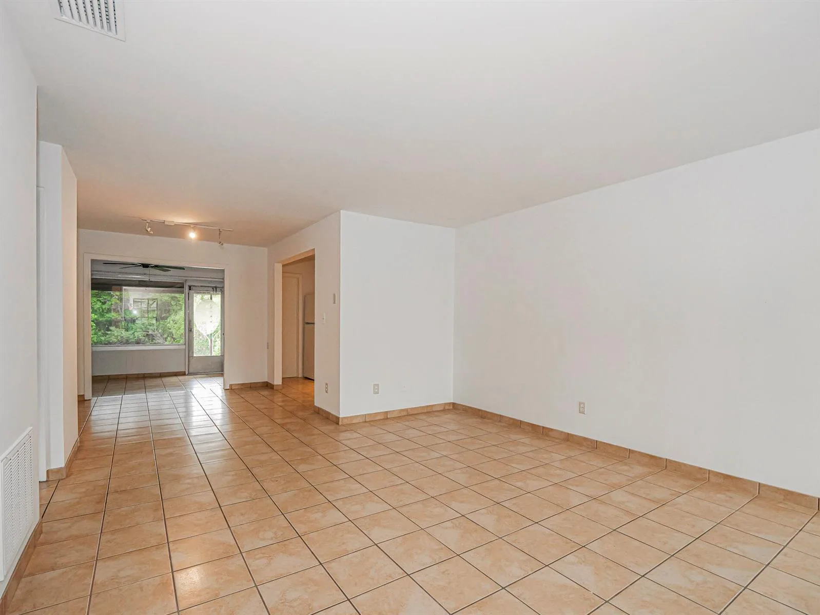 1873 Robalo Drive, Vero Beach, FL 32960 photo 4