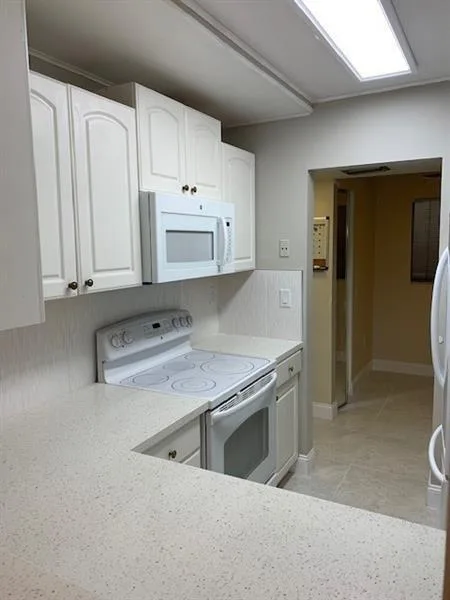 1021 MOCKINGBIRD Lane # 217, Plantation, FL 33324 photo 4