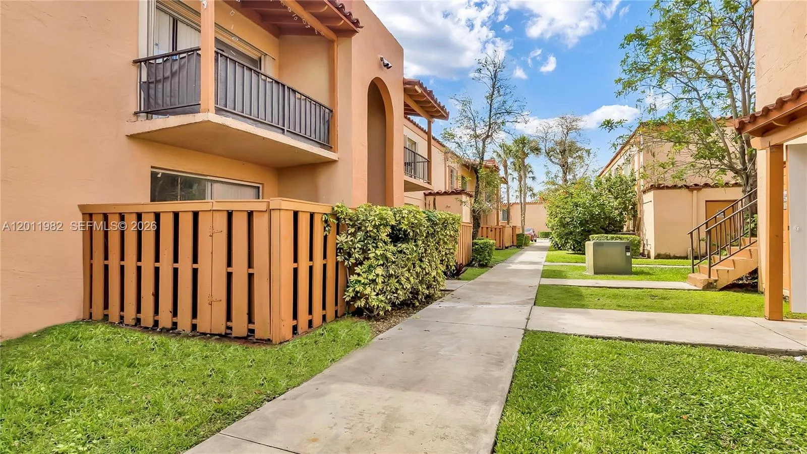 7231 Miami Lakes Dr # C5, Miami Lakes, FL 33014