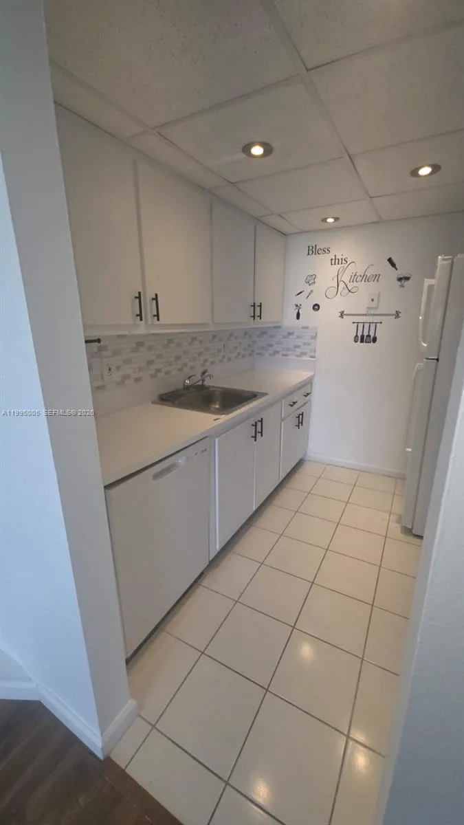 2350 NE 135th St # 1402, North Miami, FL 33181 photo 4