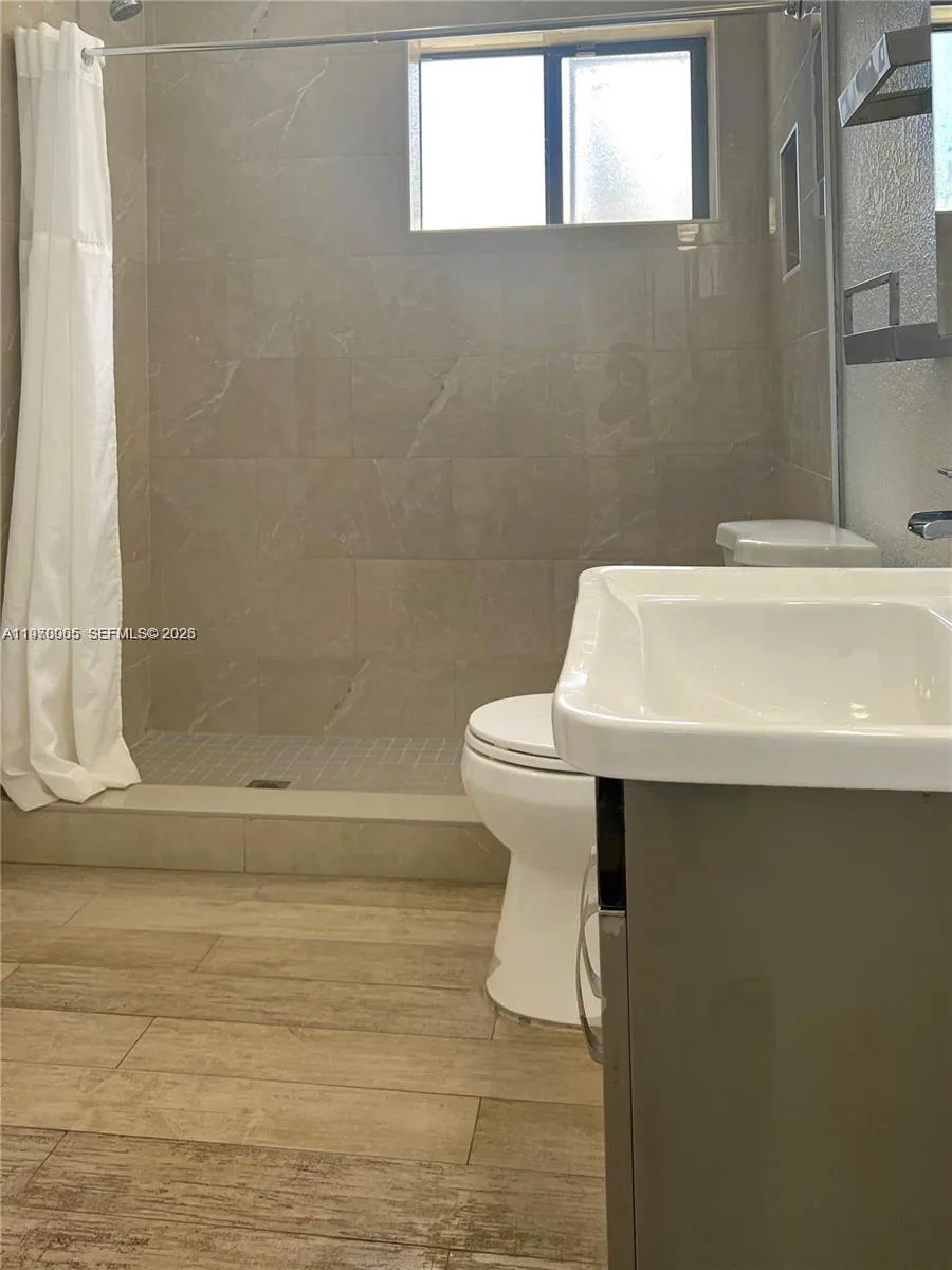 221 W 31st St, Hialeah, FL 33012 photo 4