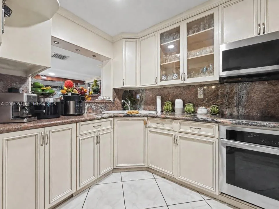 7961 W 6th Ave, Hialeah, FL 33014 photo 12