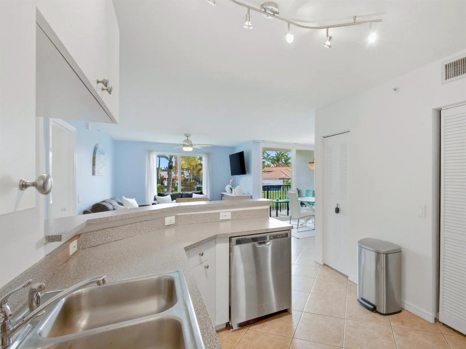 316 Villa Circle, Boynton Beach, FL 33435 photo 6