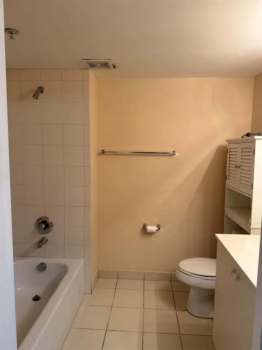 4723 LUCERNE LAKES Boulevard E # 633, Lake Worth, FL 33467 photo 3
