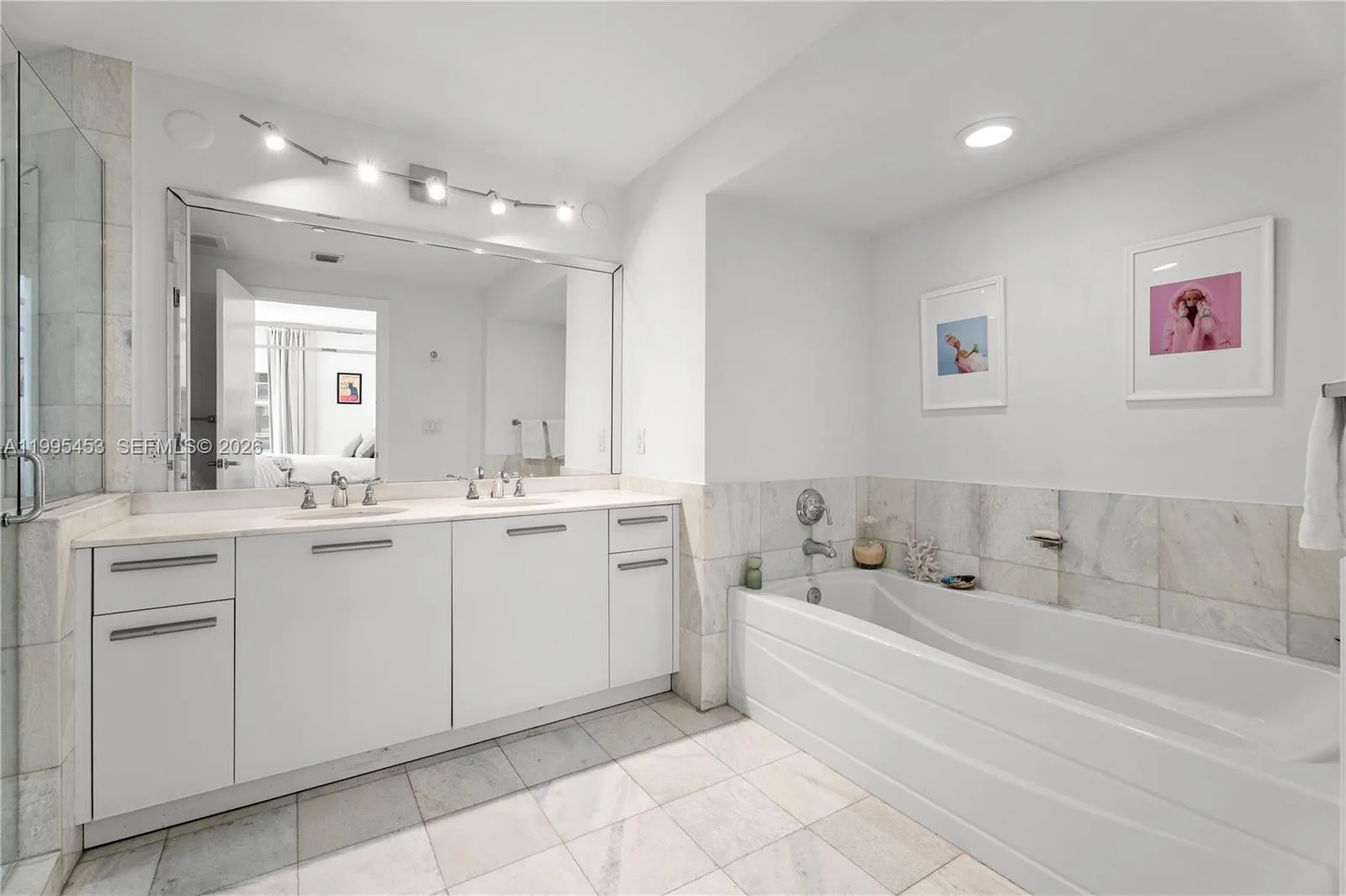 1060 Brickell Ave # 2117, Miami, FL 33131 photo 9