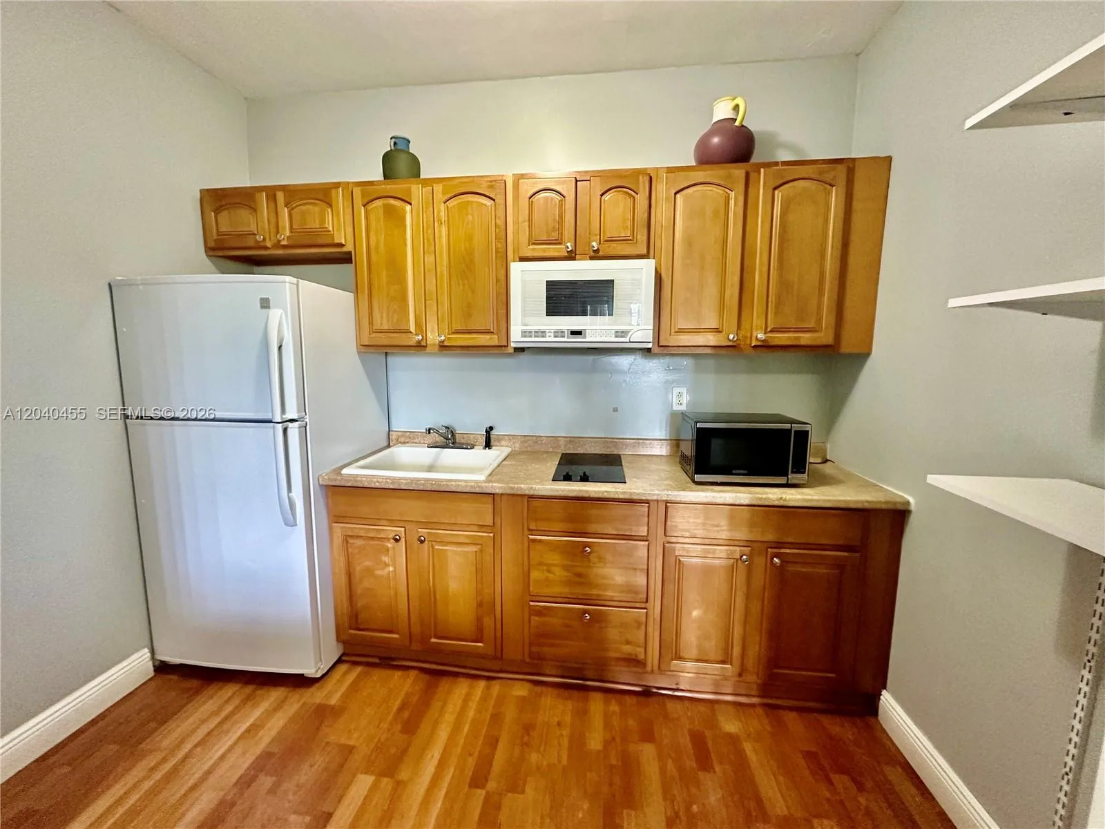 26 Diplomat Pkwy # 2368, Hallandale Beach, FL 33009
