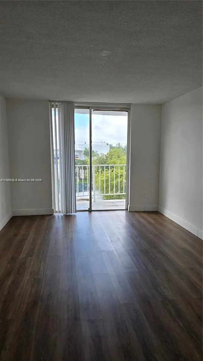 498 NW 165th St Rd # D-407, Miami, FL 33169 photo 3