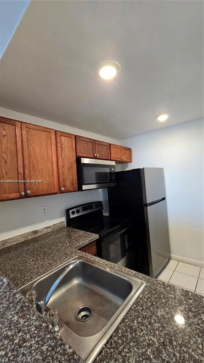 498 NW 165th St Rd # D-407, Miami, FL 33169 photo 5