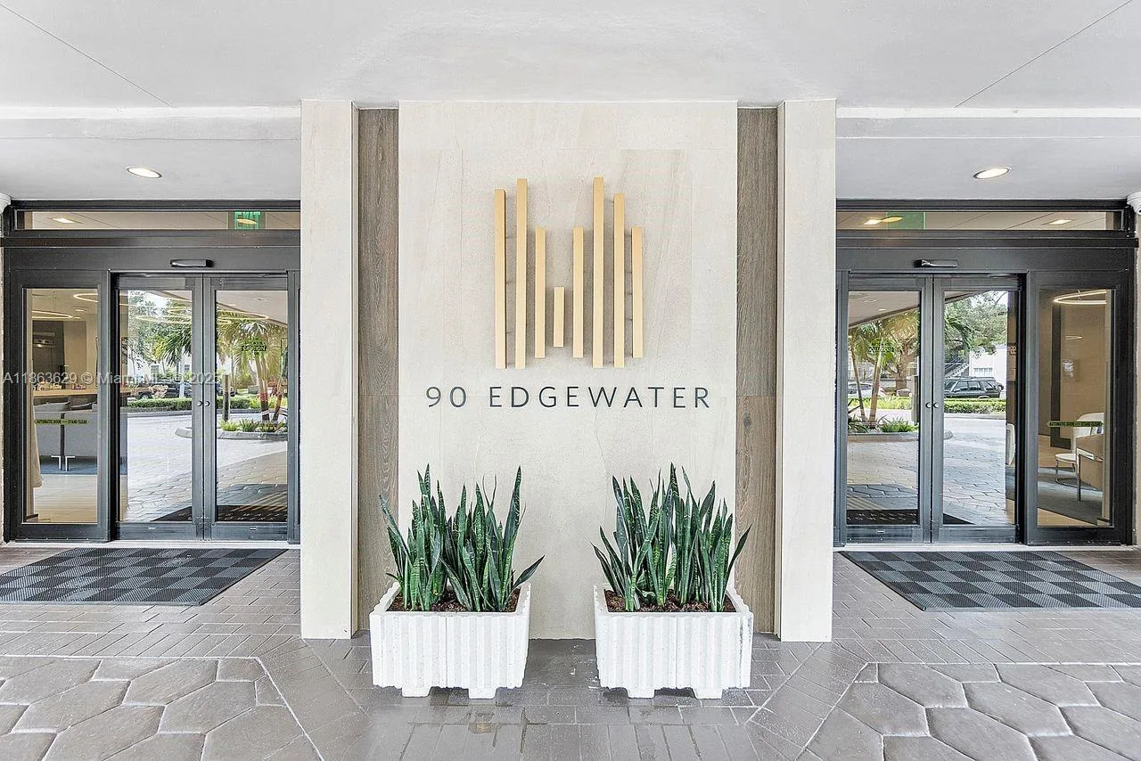 90 Edgewater Dr # 820, Coral Gables, FL 33133