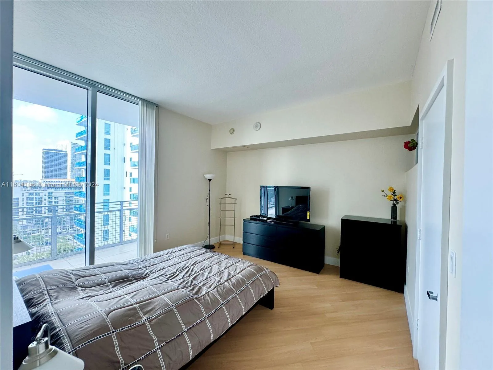 350 NE 24th St # 1107, Miami, FL 33137 photo 4