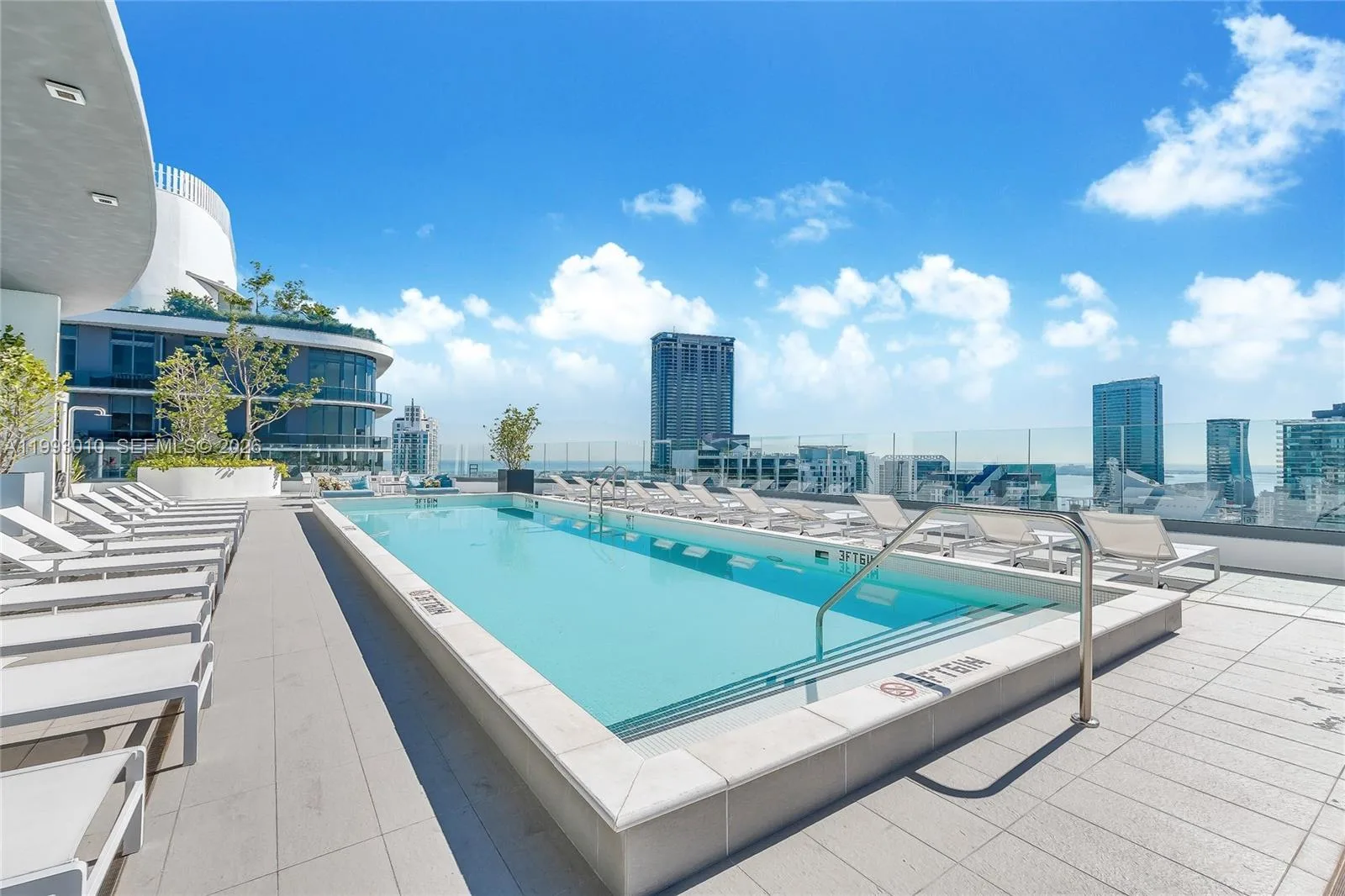 55 SW 9th St # 1905, Miami, FL 33130 photo 2
