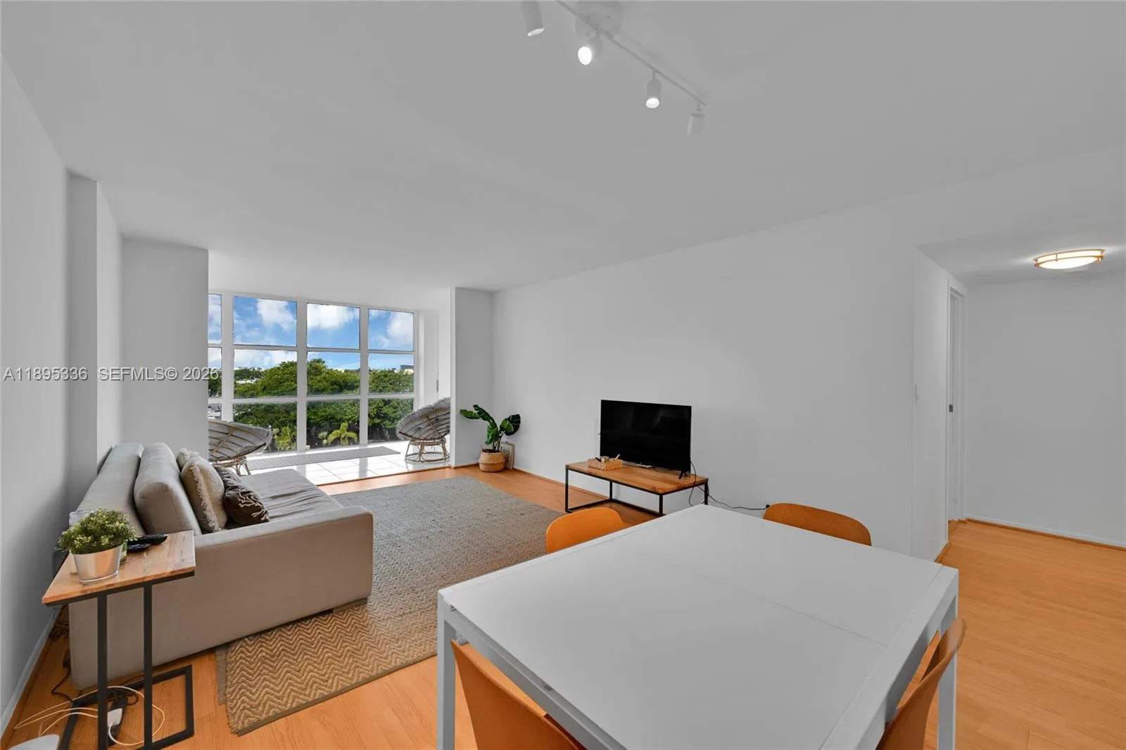 800 Parkview Dr # 605, Hallandale Beach, FL 33009 photo 3