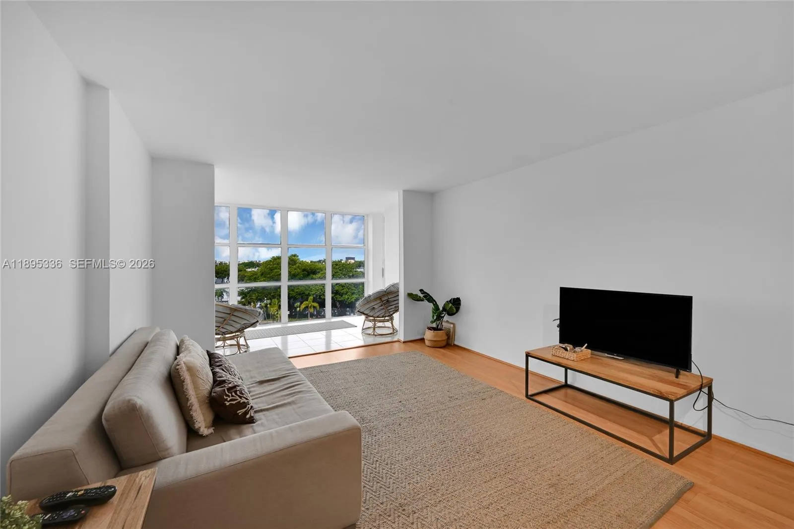 800 Parkview Dr # 605, Hallandale Beach, FL 33009 photo 4