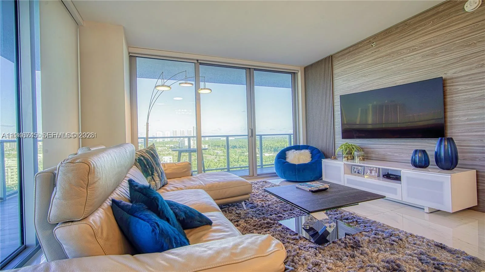 16385 Biscayne Blvd # 1415, North Miami Beach, FL 33160 photo 3