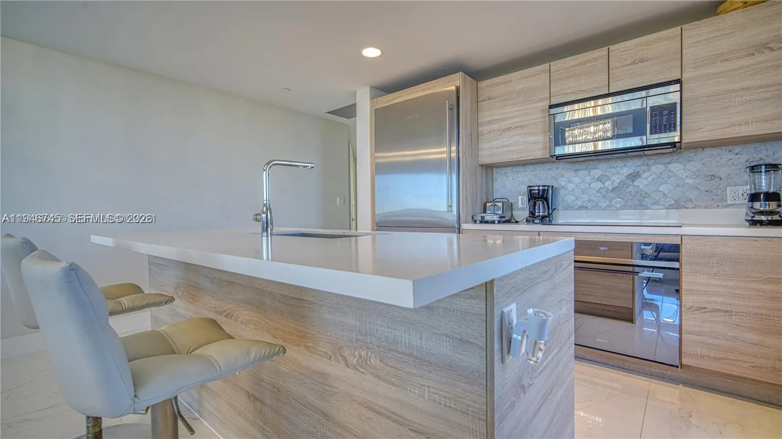 16385 Biscayne Blvd # 1415, North Miami Beach, FL 33160 photo 4