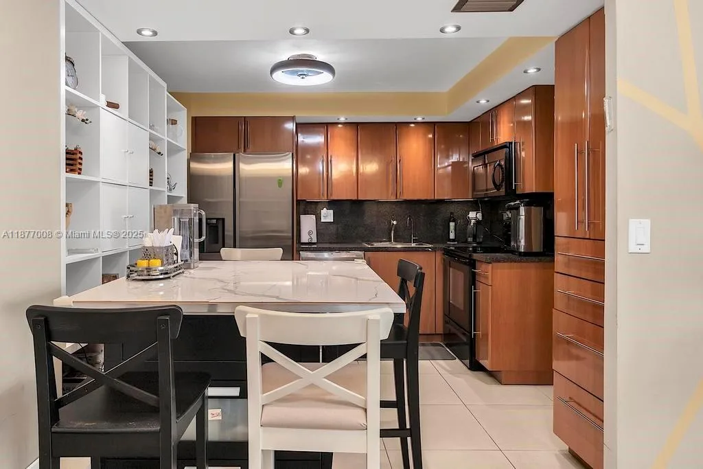 251 174th St # 708, Sunny Isles Beach, FL 33160 photo 4