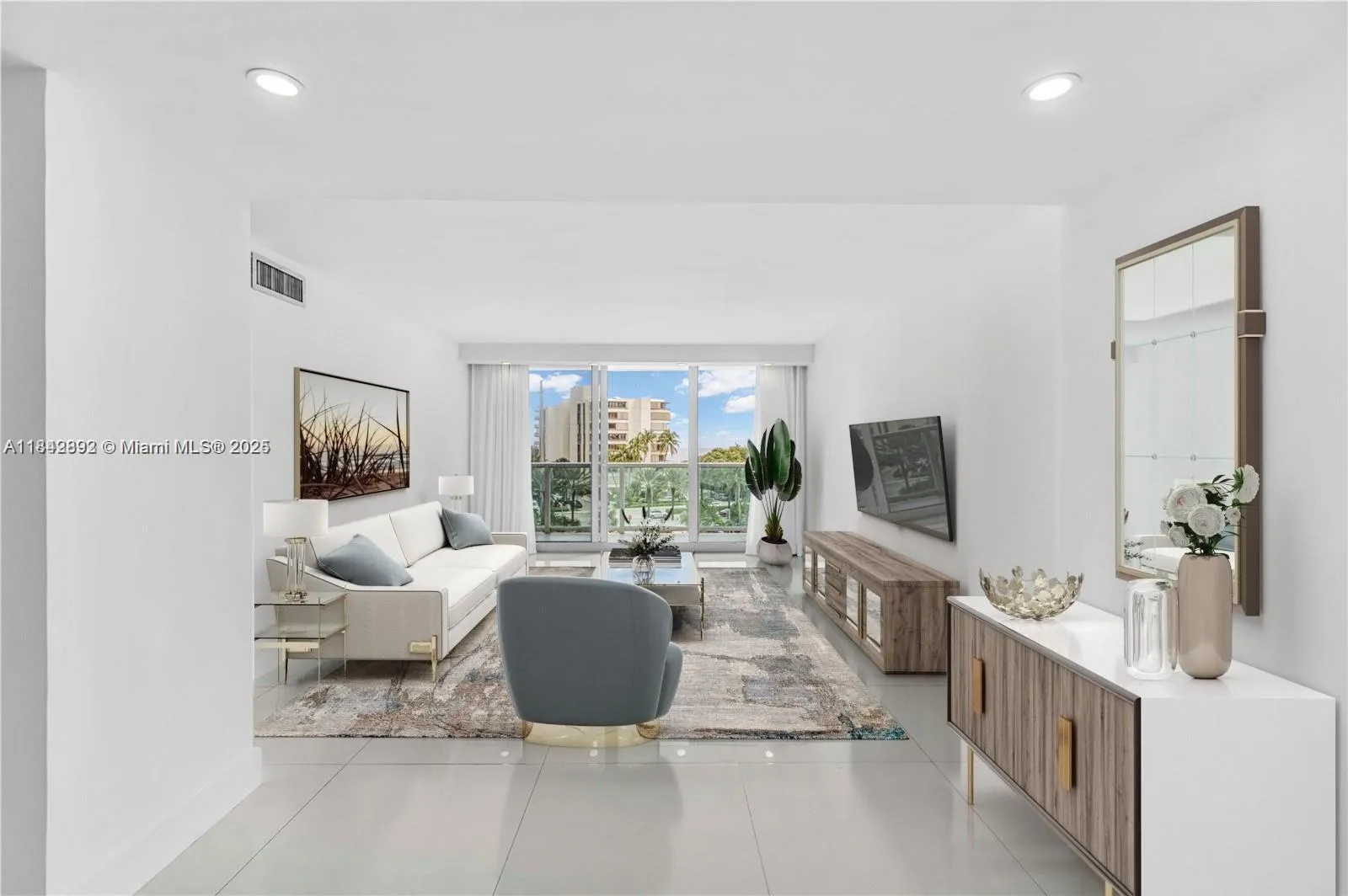 100 Bayview Dr # 508, Sunny Isles Beach, FL 33160