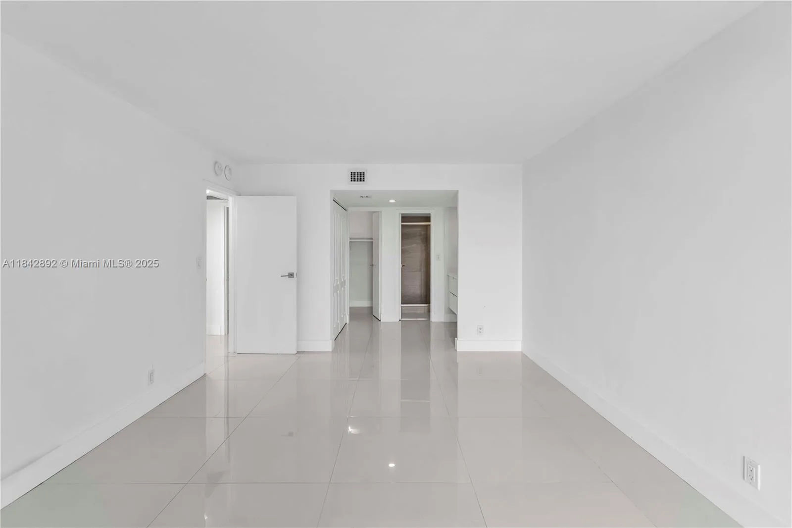 100 Bayview Dr # 508, Sunny Isles Beach, FL 33160 photo 13