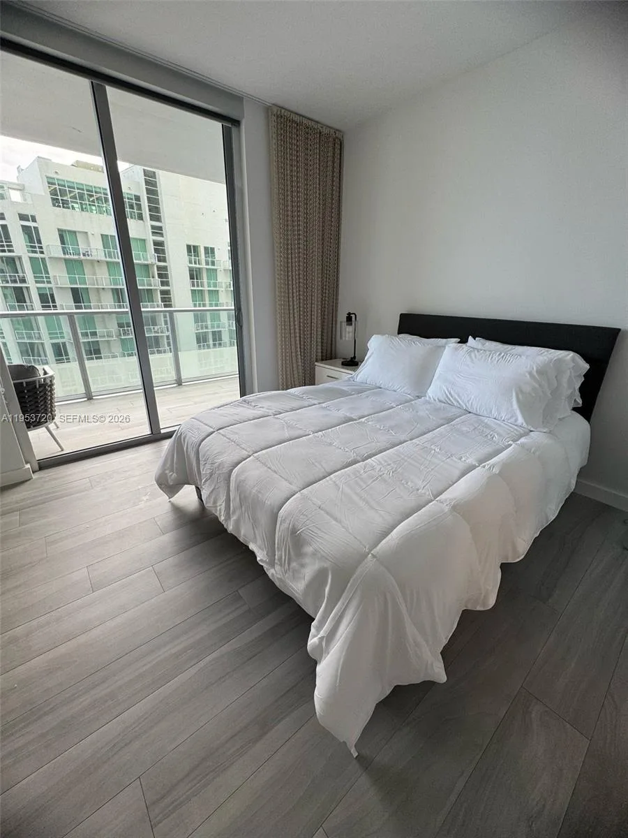 1300 Brickell Bay Dr # 2504, Miami, FL 33131 photo 3