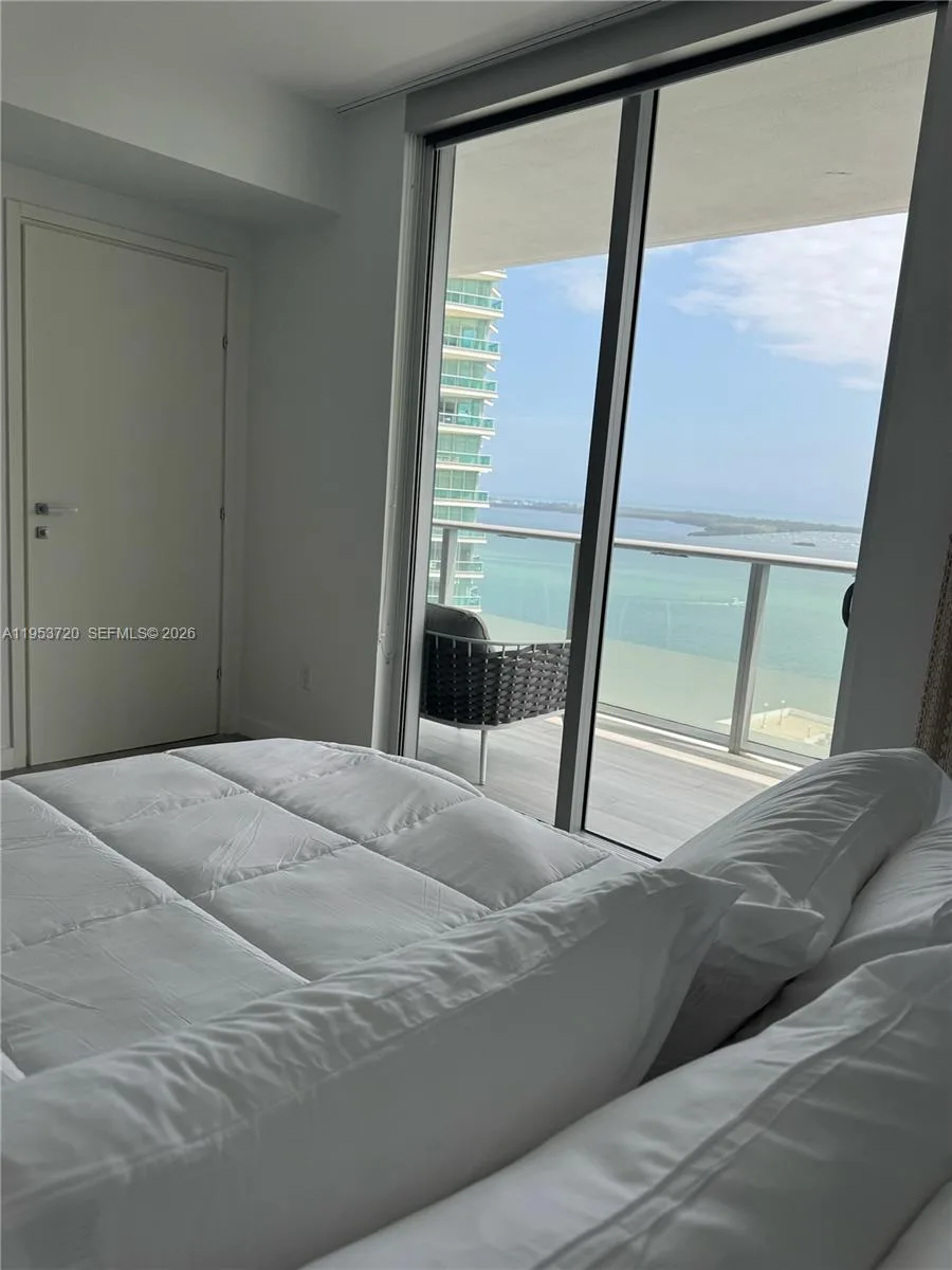 1300 Brickell Bay Dr # 2504, Miami, FL 33131 photo 4