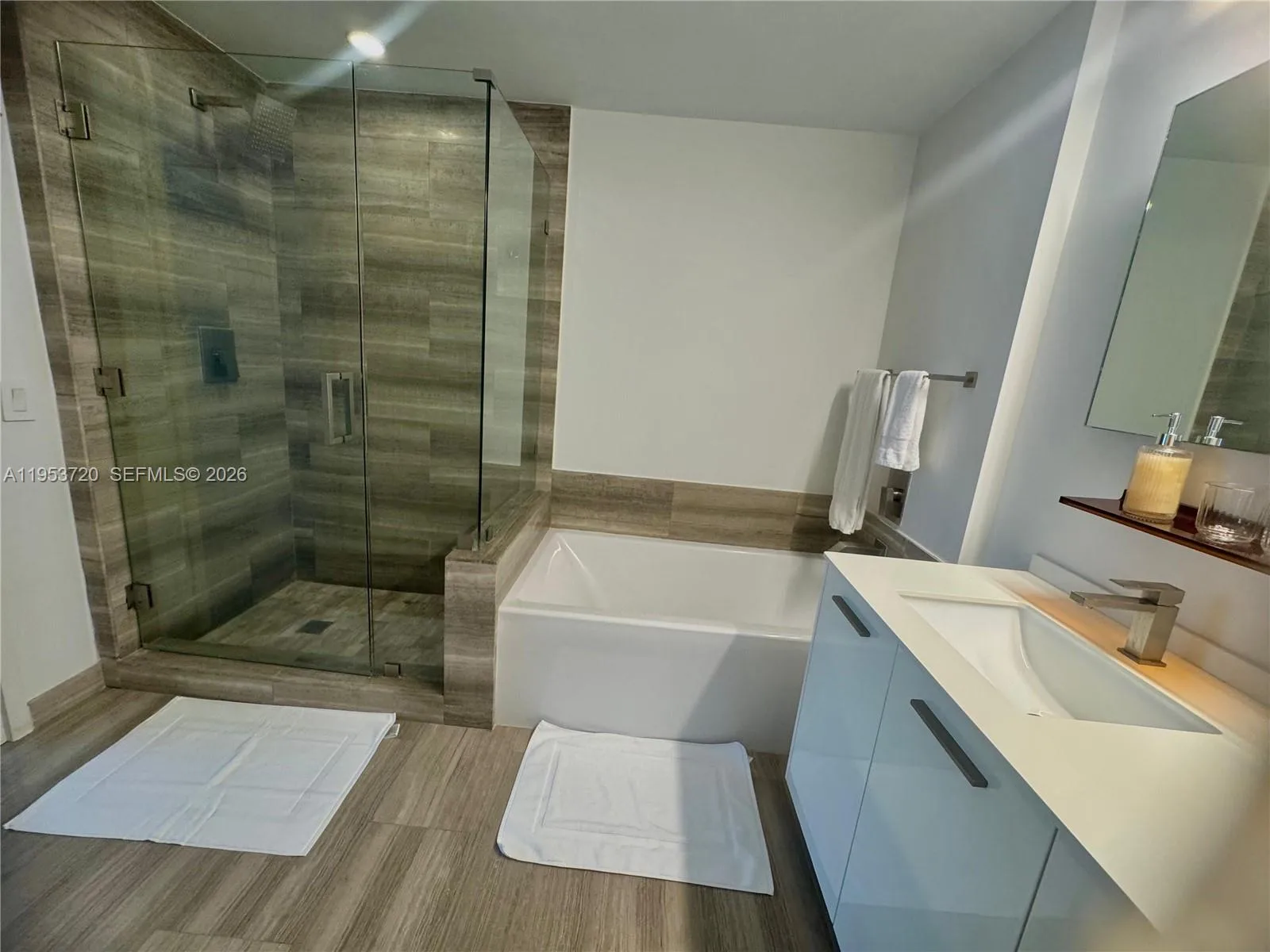 1300 Brickell Bay Dr # 2504, Miami, FL 33131 photo 7