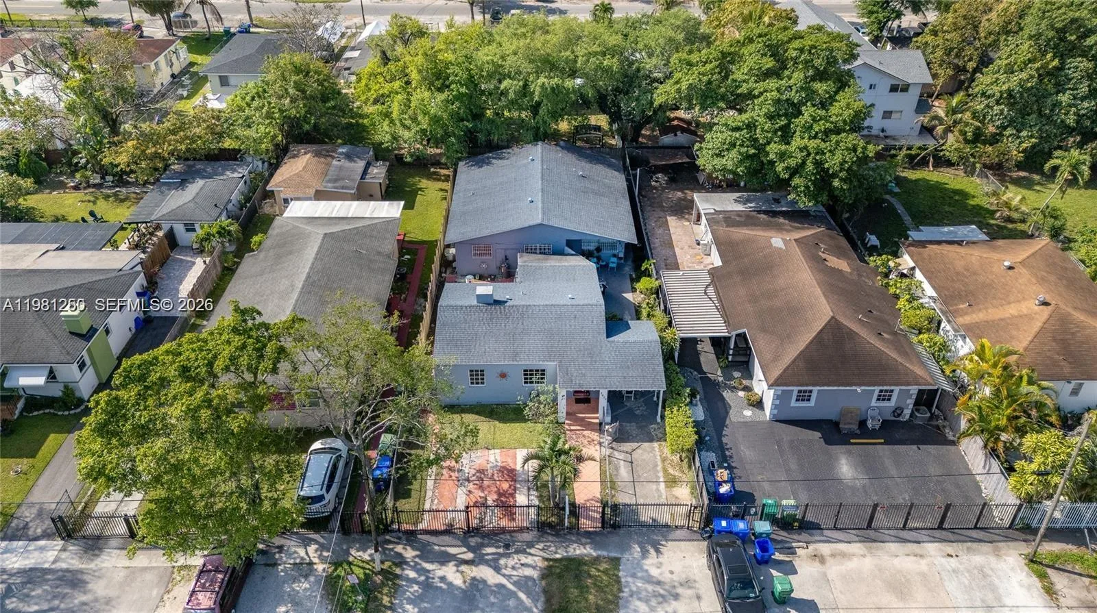2610 NW 33rd St, Miami, FL 33142 photo 2