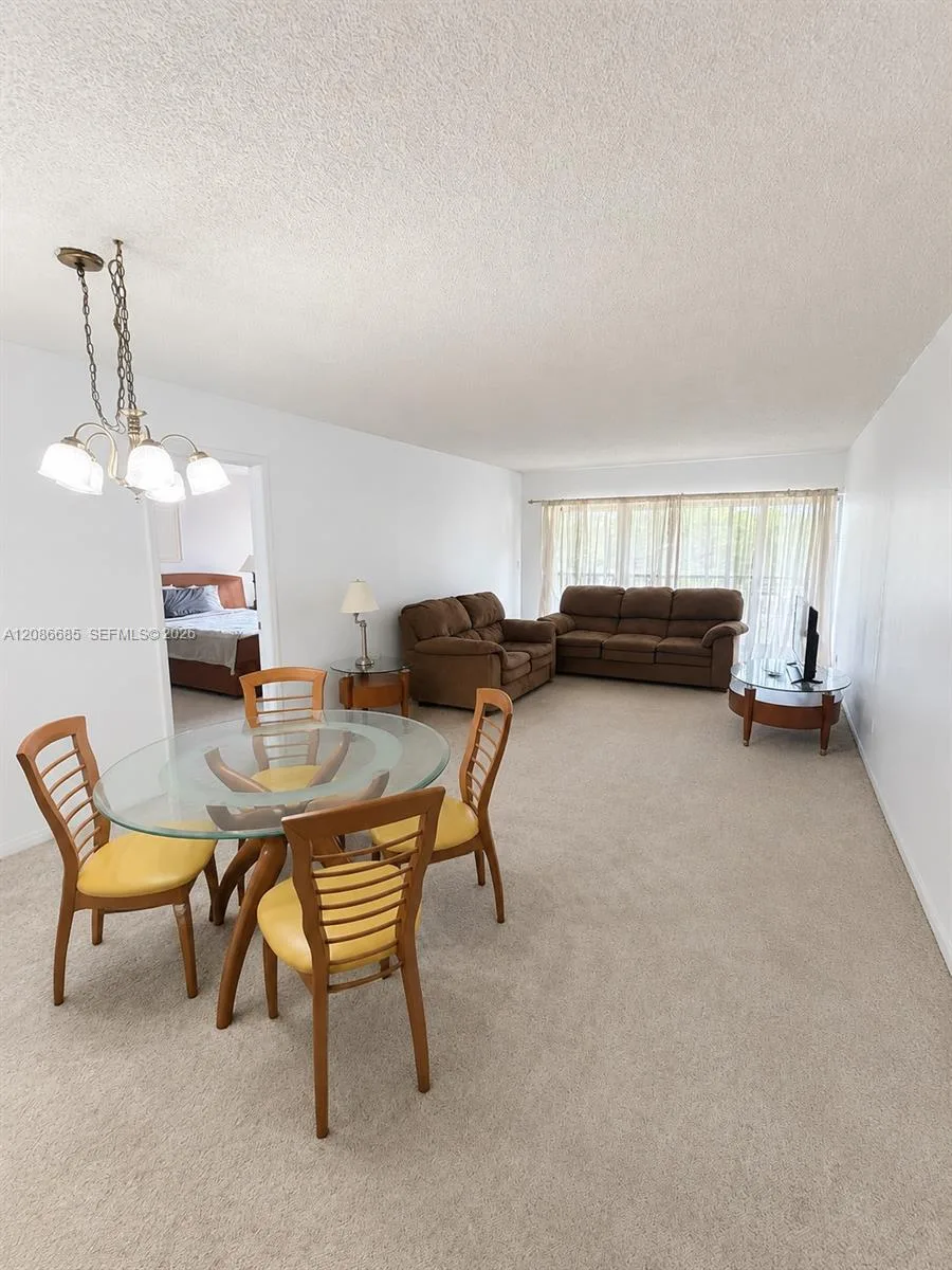 240 Lakeview Dr # 212, Weston, FL 33326