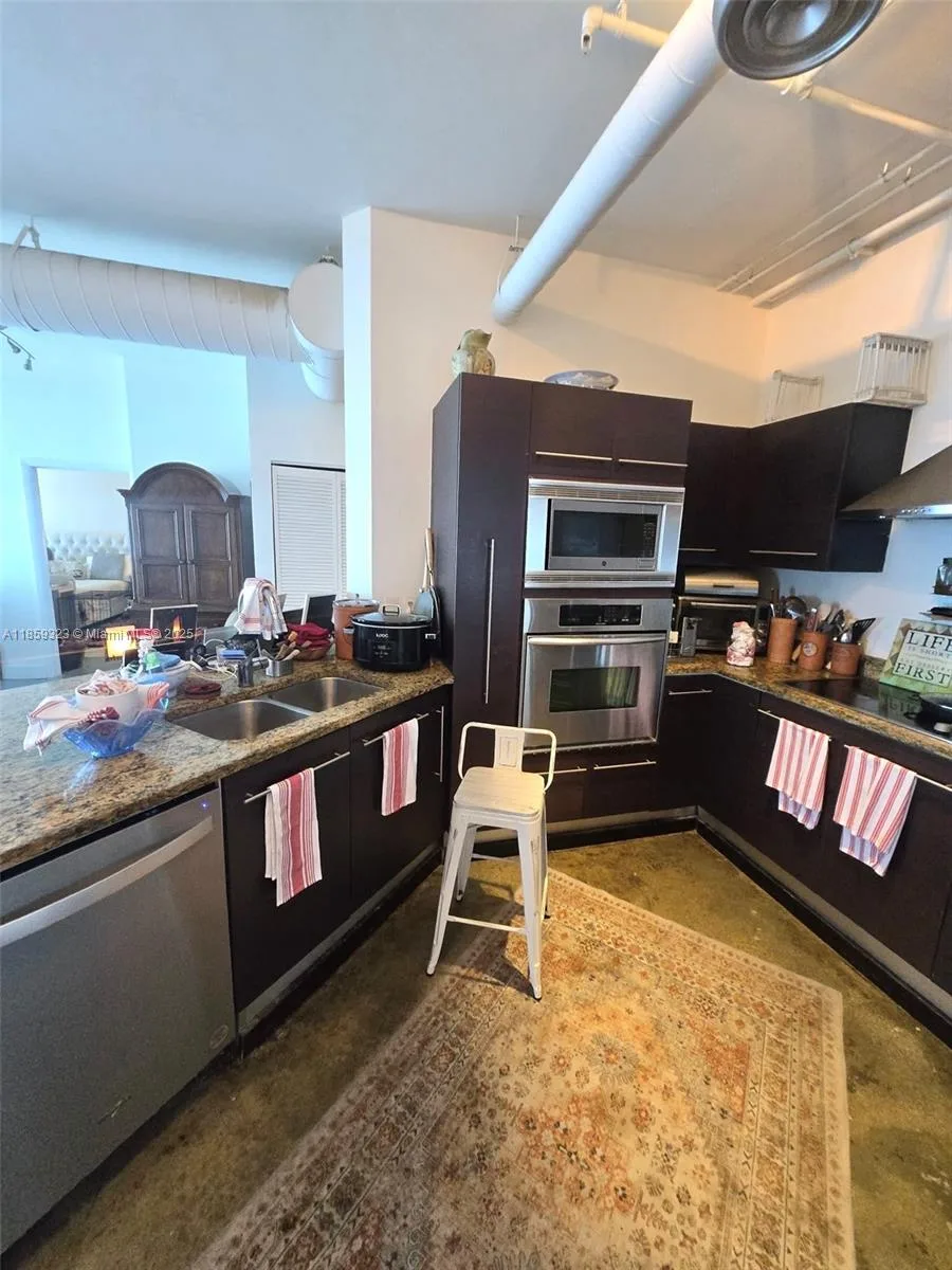 700 NE 25th St # 1402, Miami, FL 33137 photo 9