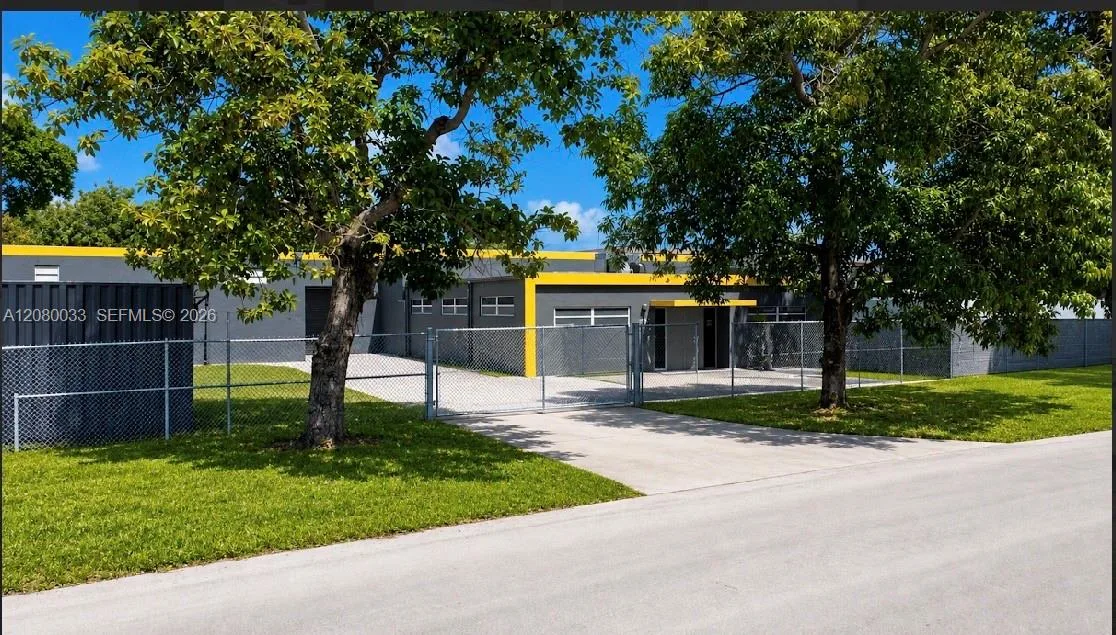 17220 NW 2nd Ct, Miami Gardens, FL 33169 photo 2
