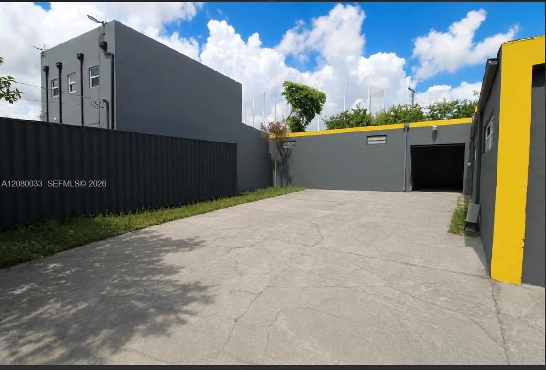 17220 NW 2nd Ct, Miami Gardens, FL 33169 photo 3