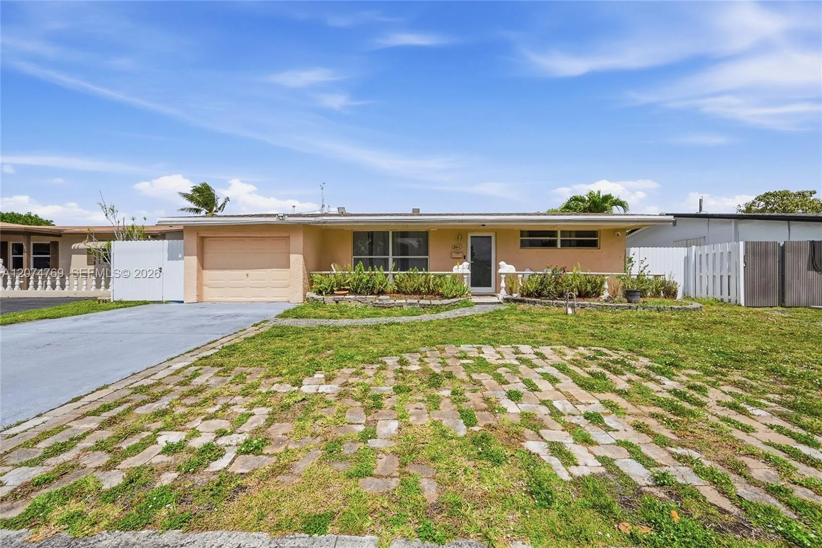 8641 NW 25th Ct, Sunrise, FL 33322