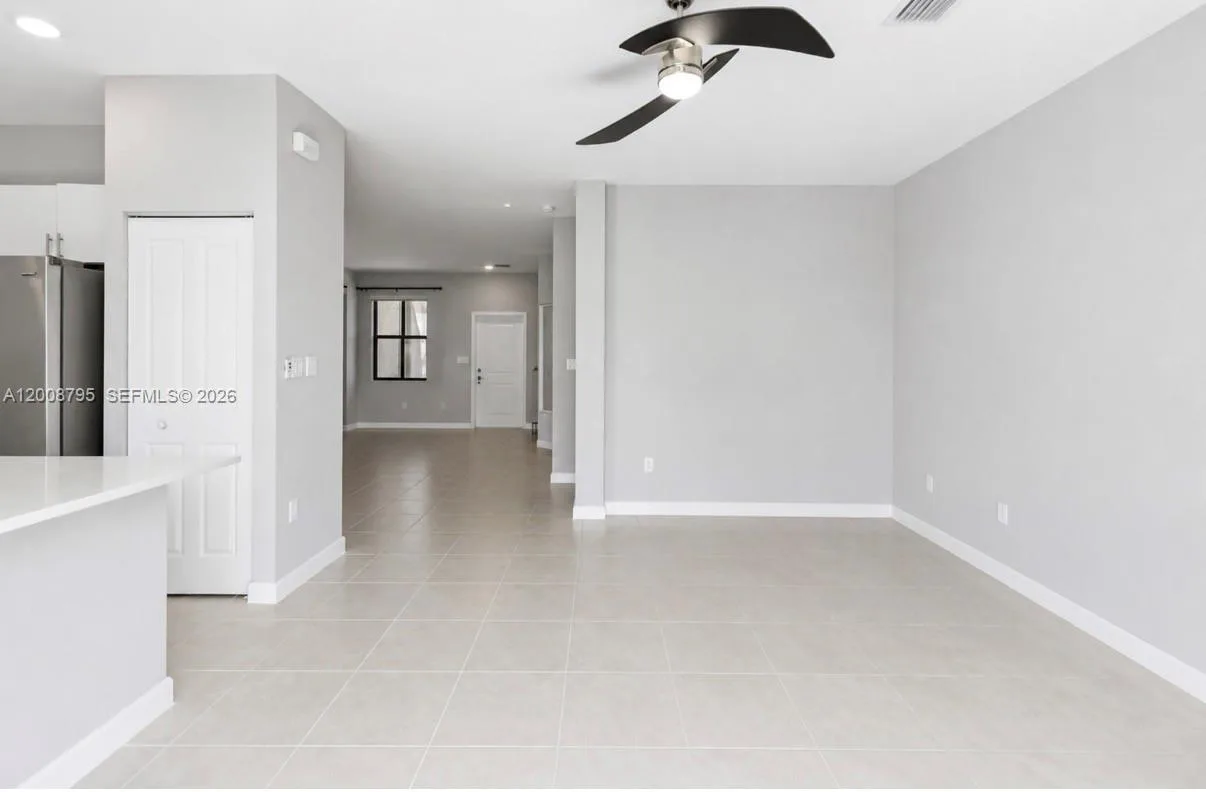 20478 NW 4th Ct, Miami Gardens, FL 33169 photo 2