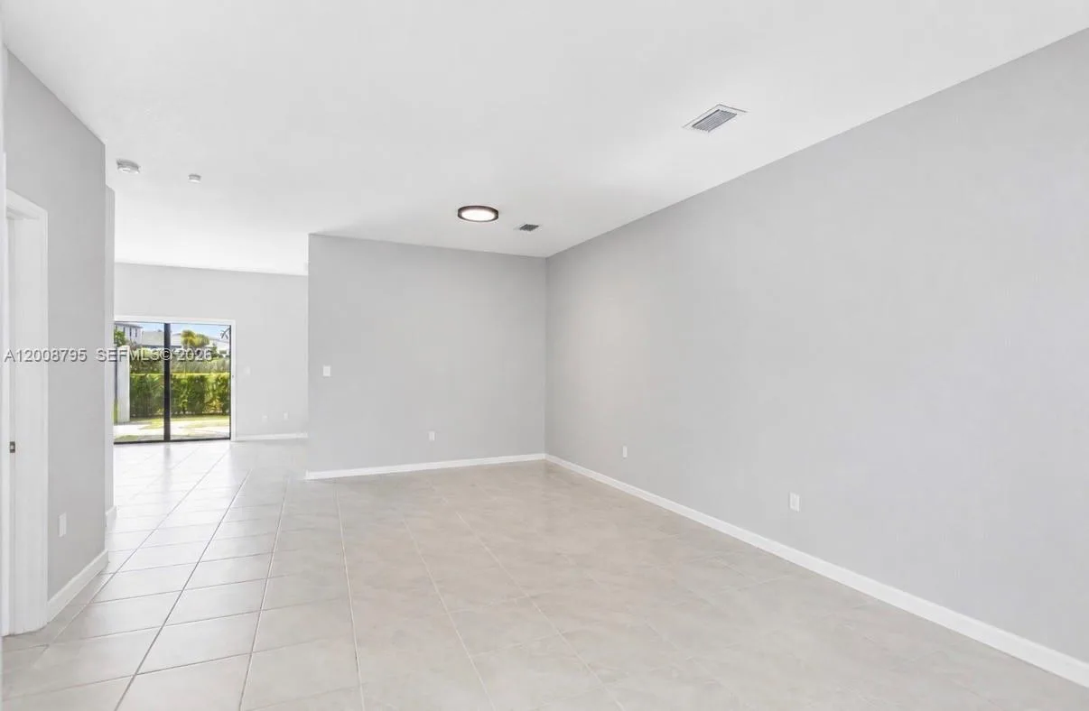 20478 NW 4th Ct, Miami Gardens, FL 33169 photo 3