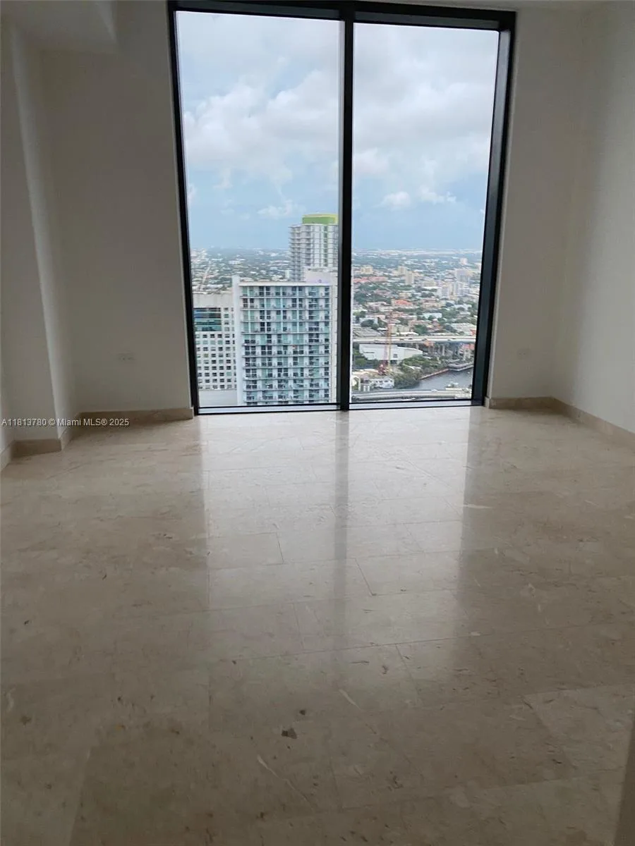 68 SE 6th St # 3604, Miami, FL 33131 photo 10