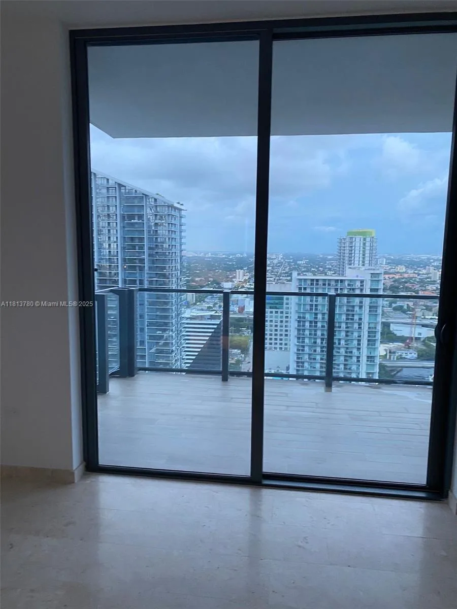 68 SE 6th St # 3604, Miami, FL 33131 photo 11